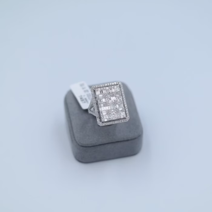 1.85 karat pırlanta baget yüzük modern geometrik kesim 14 ayar altın