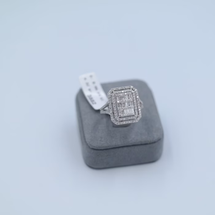 0.96 karat pırlanta baget yüzük modern geometrik kesim 14 ayar altın