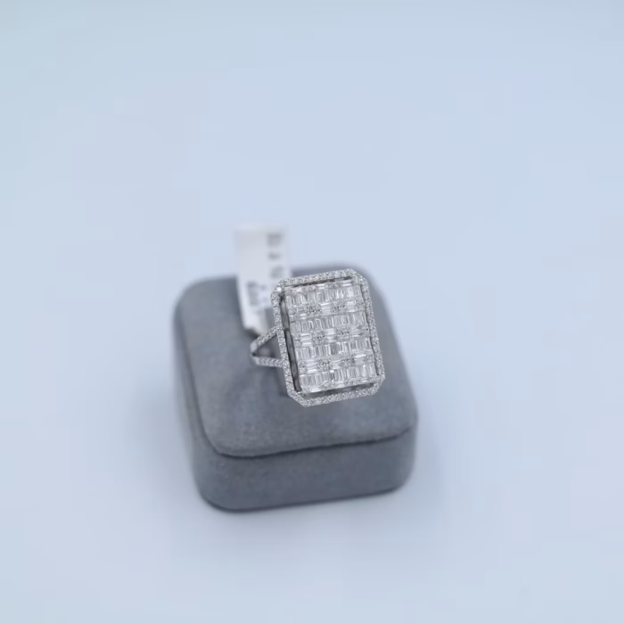 1.73 karat pırlanta baget yüzük modern geometrik kesim 14 ayar altın
