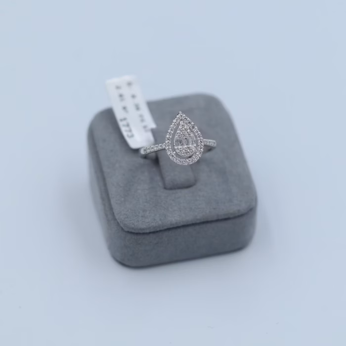 0.38 karat pırlanta baget yüzük modern geometrik kesim 14 ayar altın