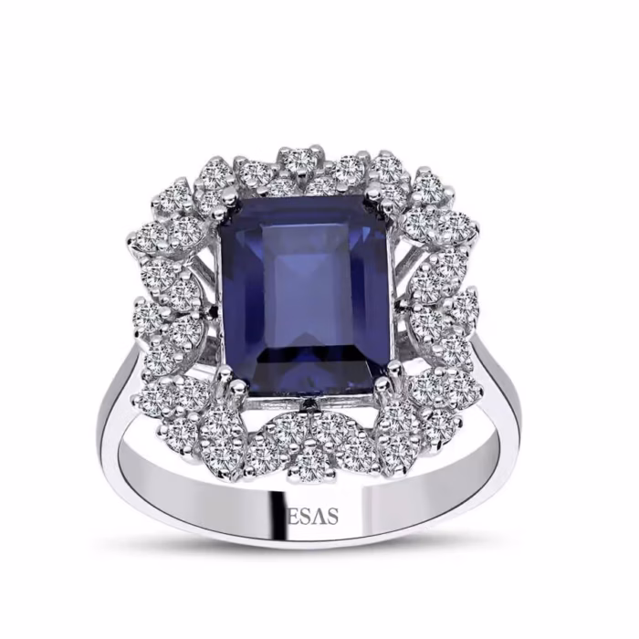 0.29 karat pırlanta 1.41 karat Safir yüzük. Modern geometrik kesim 14 ayar beyaz altın